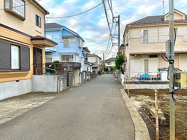 【前面道路】相模鉄道本線「瀬谷」駅まで徒歩18分！「もっと詳細な写真が見たい」「あの設備はついているの？」など、お気軽にお問い合わせください！