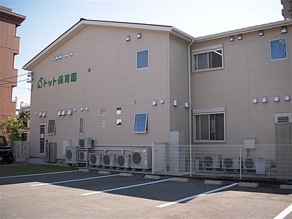 イオンタウン名西 864m