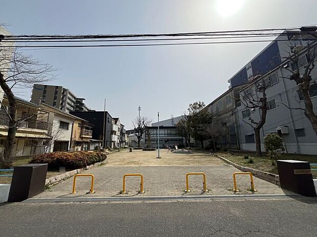 田川西公園(約595m)