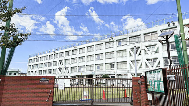 墨田区立第三吾嬬小学校（約320m）