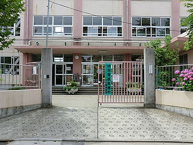 足立区立渕江第一小学校（約318m）