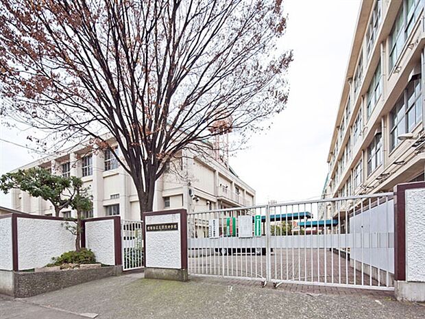 世田谷区立深沢中学校（約415m）