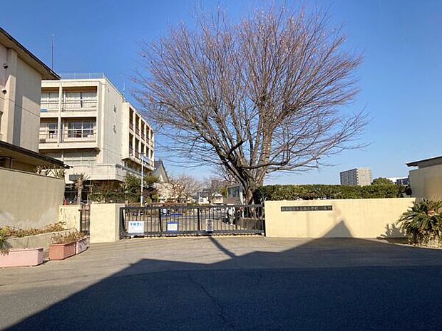 越谷市立大袋北小学校（約1,032m）