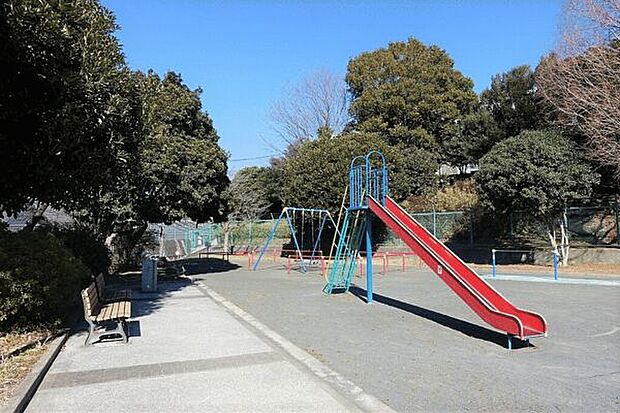 名瀬内久根公園（約807m）