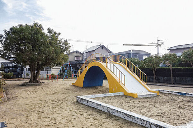 次郎丸公園（約213m）