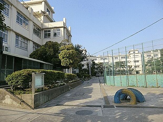 川崎市立菅生小学校（約918m）