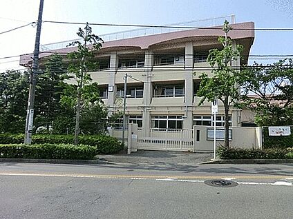 川崎市立王禅寺中央中学校 514m