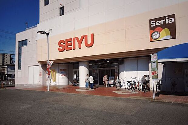 西友ピア・タウン店(約1,304m)