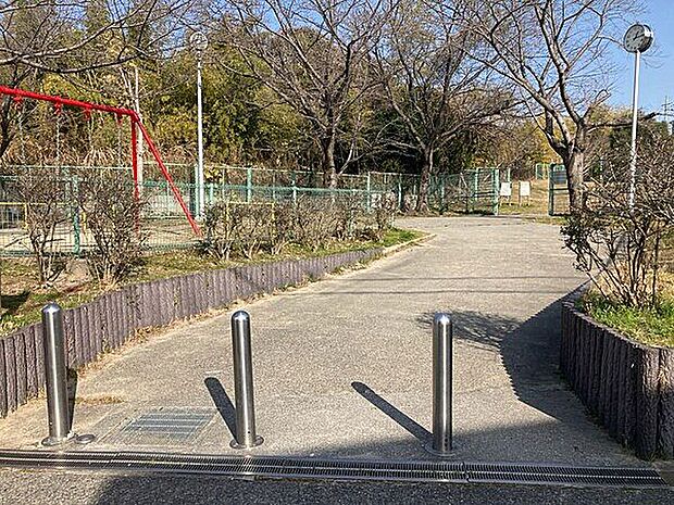 中振中央公園(約296m)