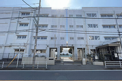 横浜市立境木中学校 806m