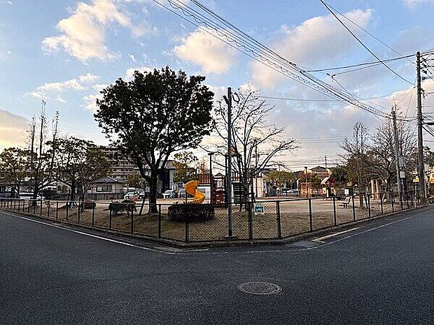 筑紫神社前公園(約85m)