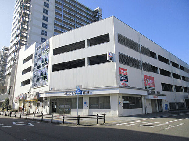 バロー岩倉店（約996m）