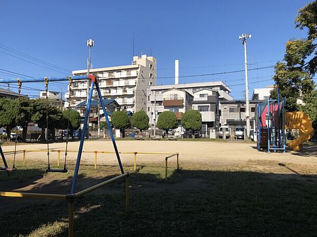 胡録公園(約643m)