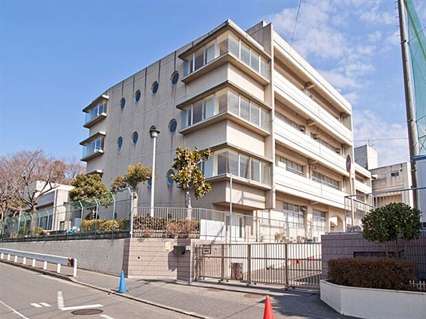 横浜市立小机小学校（約1,300m）