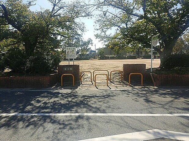 泉公園（約575m）