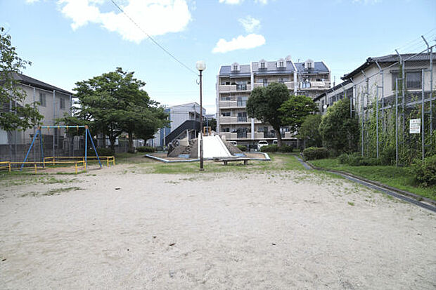 上山門公園(約384m)