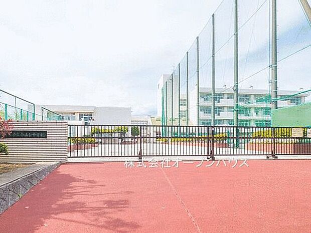 横浜市立小山台中学校（約1,217m）