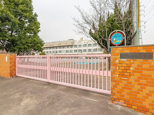 足立区立皿沼小学校（約222m）