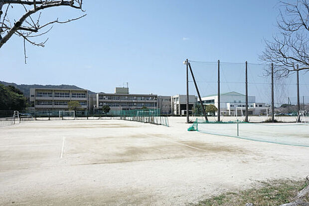 大野城市立平野中学校(約1,735m)