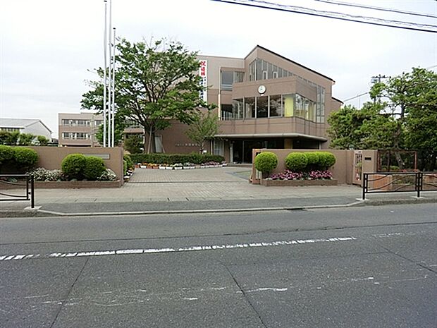 川崎市立井田中学校（約720m）