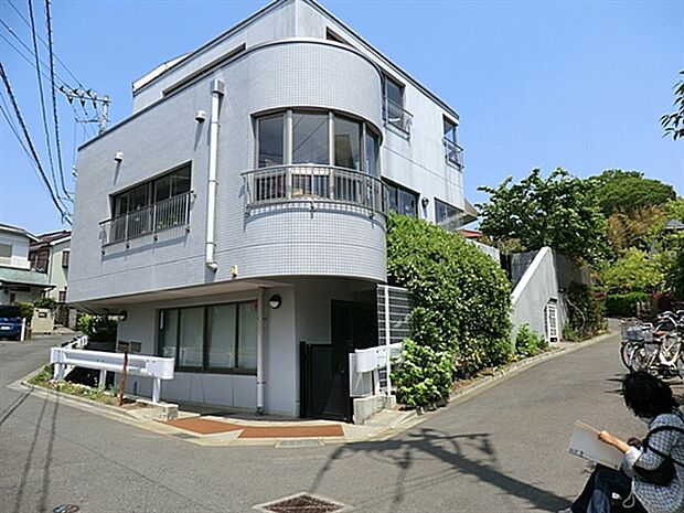 鶴川シオン幼稚園（約485m）