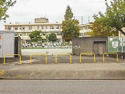 町田市立南第一小学校 965m
