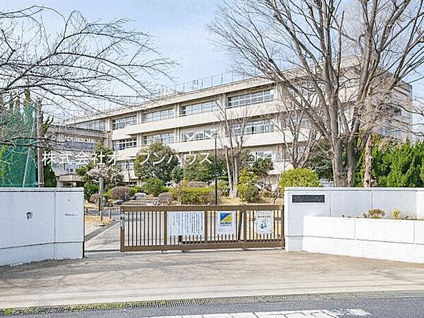 蕨市立第二中学校（約1,647m）