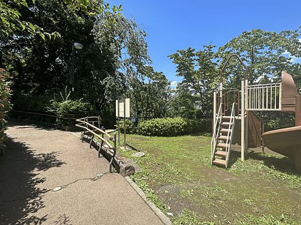 文京区立大塚坂下町公園（約720m）