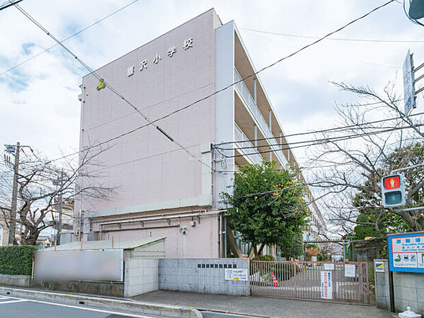 戸田市立喜沢小学校（約300m）