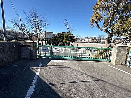 知立市立八ツ田小学校 932m
