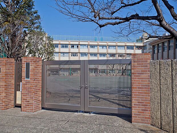 北区立田端中学校（約1,076m）