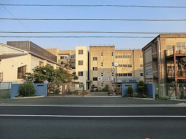 柏市立逆井中学校（約2,095m）