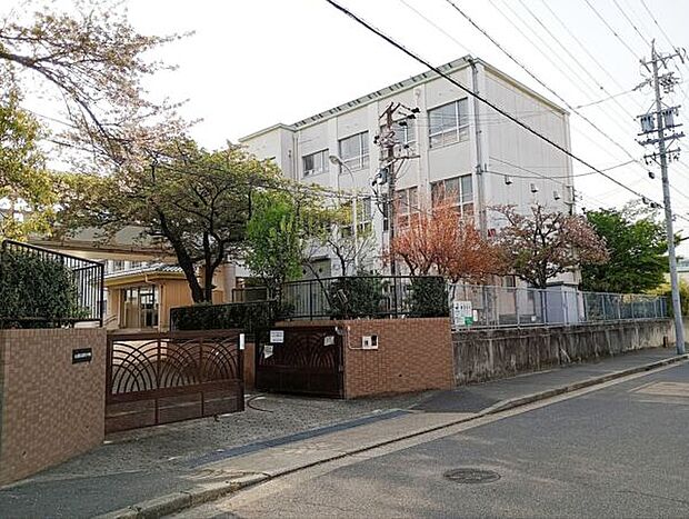 名古屋市立高針台中学校（約956m）