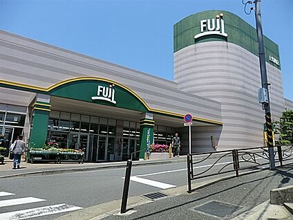 ＦＵＪＩ上野川店 667m
