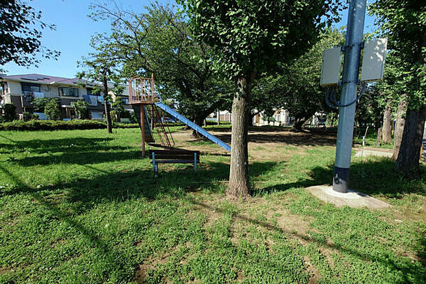 さつき公園(約1,310m)