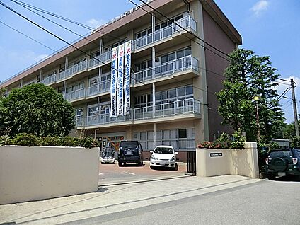 朝霞市立朝霞第三中学校 1786m