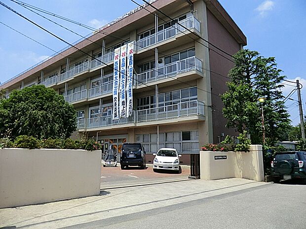 朝霞市立朝霞第三中学校(約1,786m)