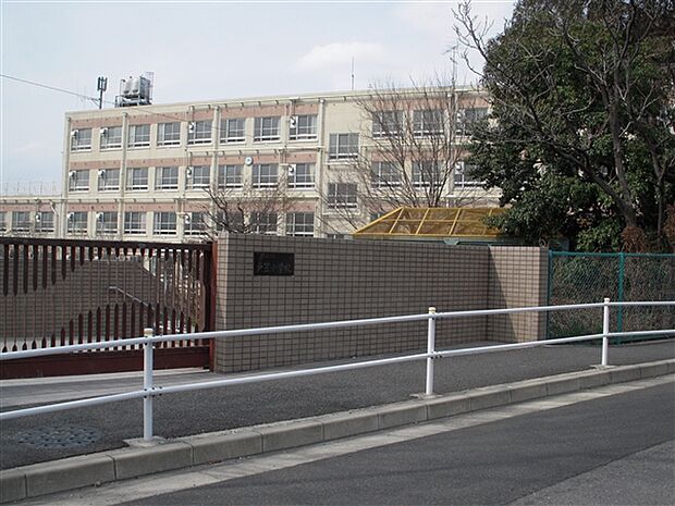 名古屋市立戸笠小学校(約978m)