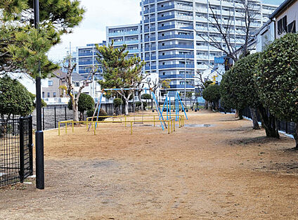 昆陽東中田児童遊園地 740m