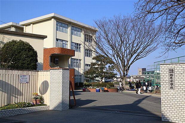 福岡市立柏原中学校(約1,880m)