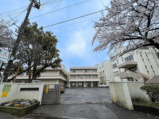 船橋市立飯山満中学校（約684m）