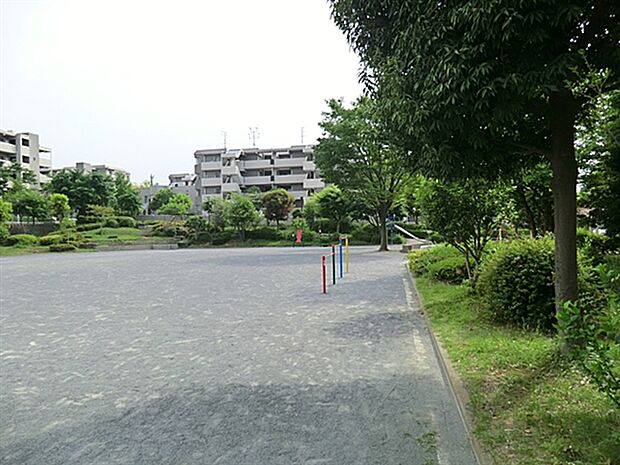 竹山烏森公園(約1,181m)
