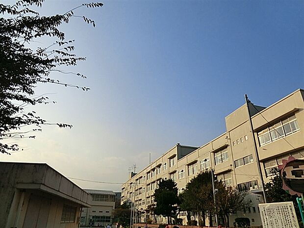 横浜市立永野小学校(約1,076m)