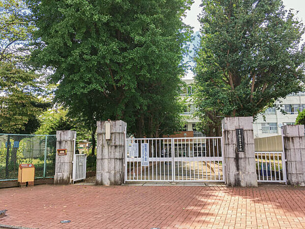 狛江市立狛江第三中学校(約428m)