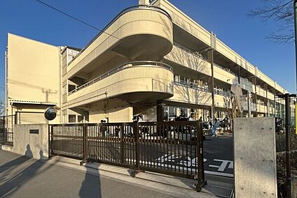 浦安市立浦安中学校 2158m