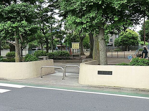 北大泉くれはし公園(約1,043m)