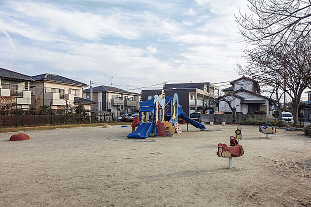 飯原中央公園(約500m)