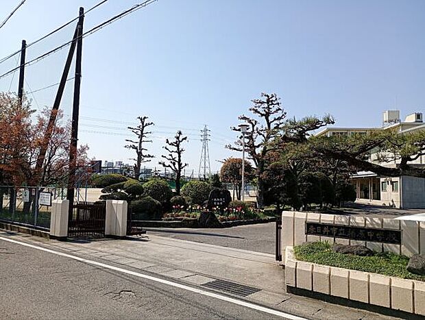 春日井市立柏原中学校(約1,524m)