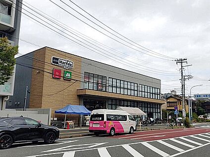 マックスバリュエクスプレス幕張店 913m