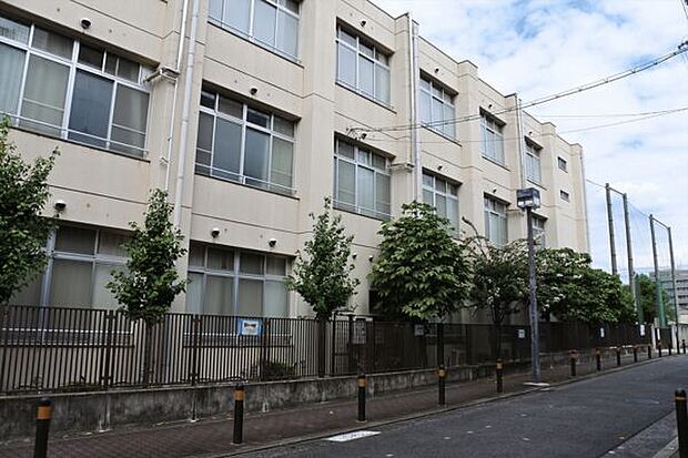 大阪市立苅田小学校（約558m）